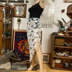 🐦‍⬛4/$20🐦‍⬛ Tie-Dye Rouched Side Split Skirt